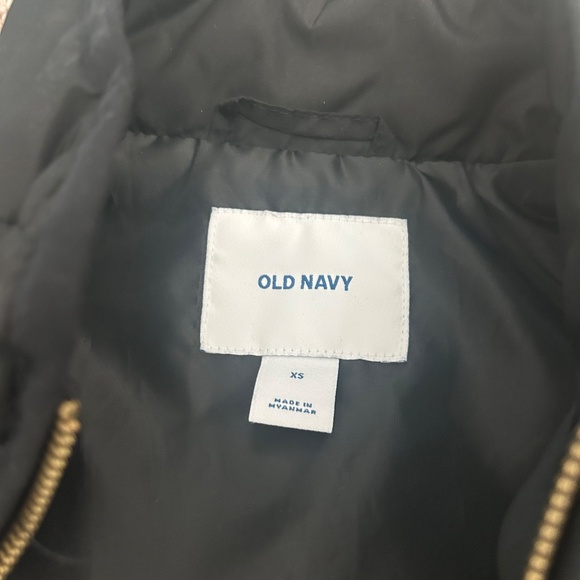 Old Navy Black Quilted Vest Size XS - Picture 2 of 2